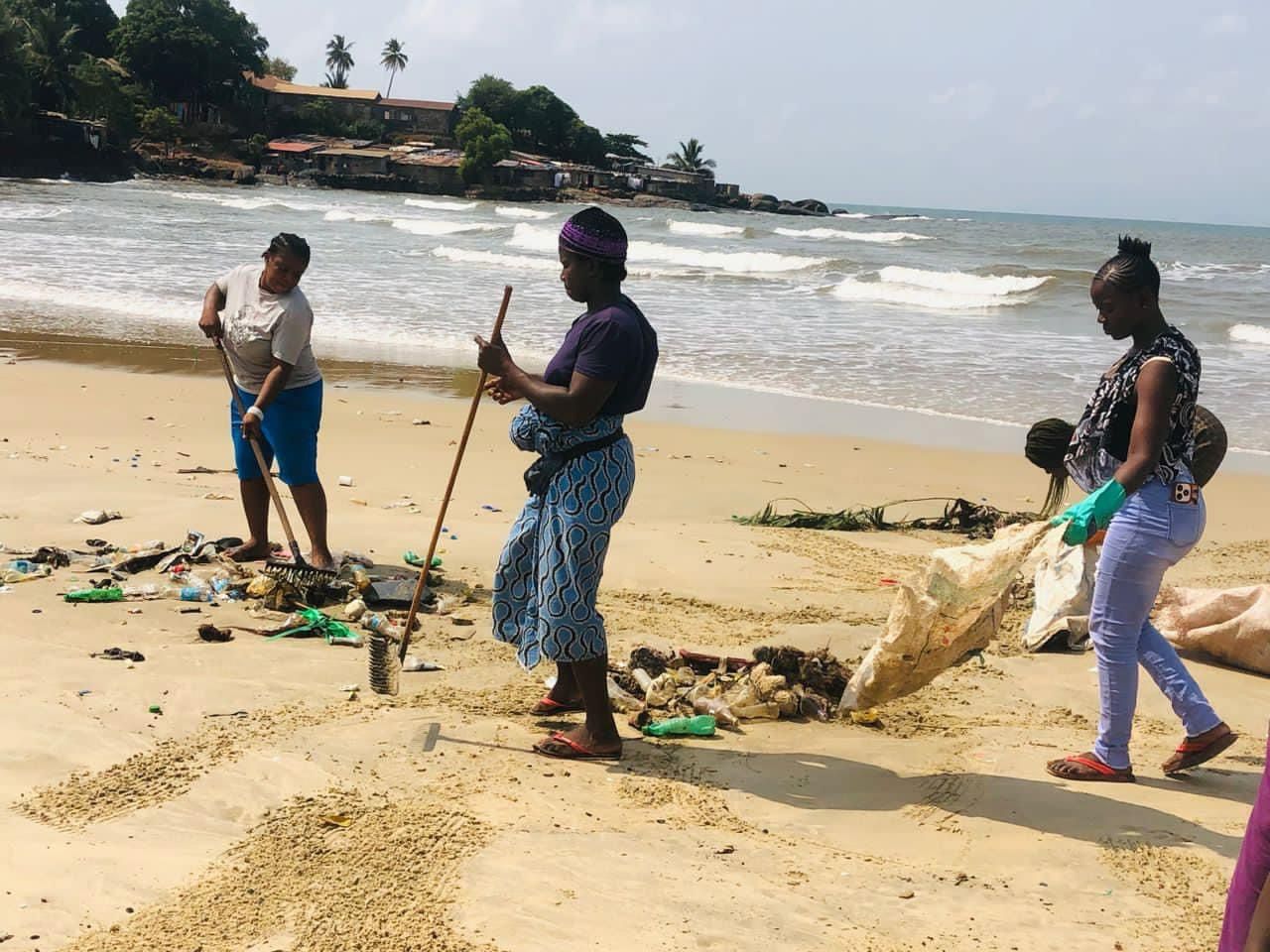 Battling plastic waste on Freetown’s beaches 